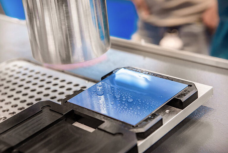 Plasma activation plastic material